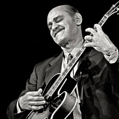 高德娱乐有谱｜爵士吉他即兴天赋：Joe Pass(图2)